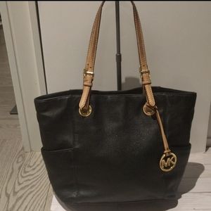Authentic Michael Kors Leather Purse